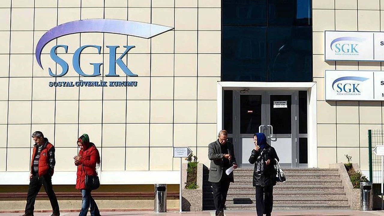 SGK’dan sigortalılık operasyonu: Yüz binlerce emeklilik yandı