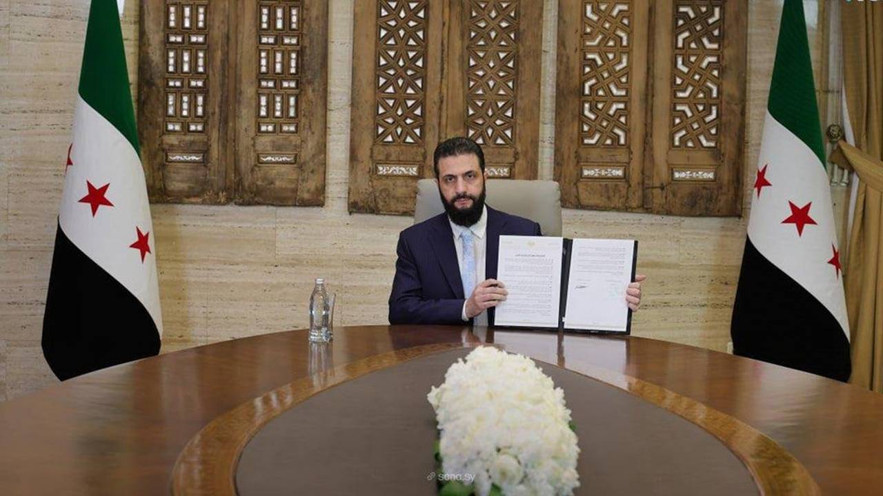 Ahmed Şara’dan yeni kararname: Valilere özerklik