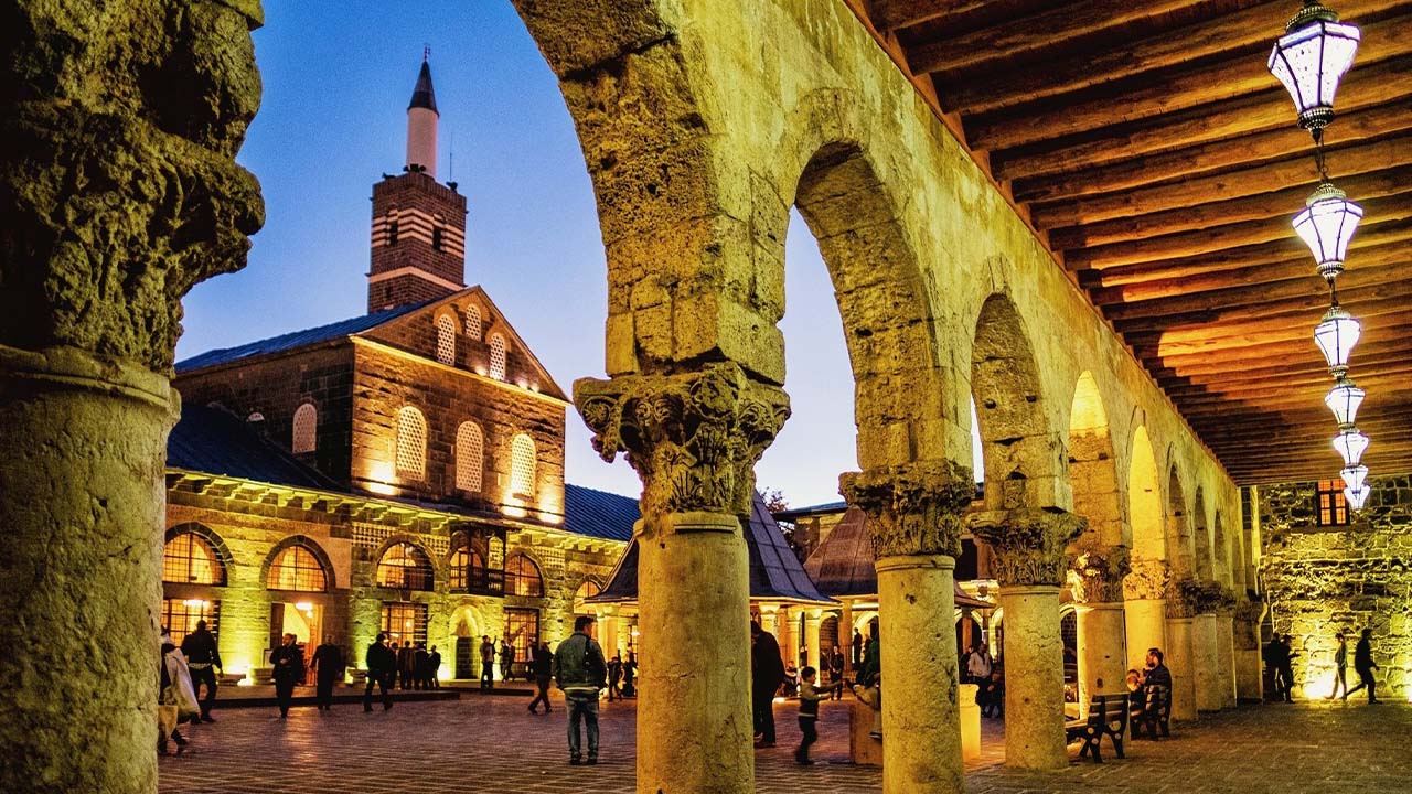 Ramazan ayı başlıyor: 9 günlük tatil takvimi netleşti