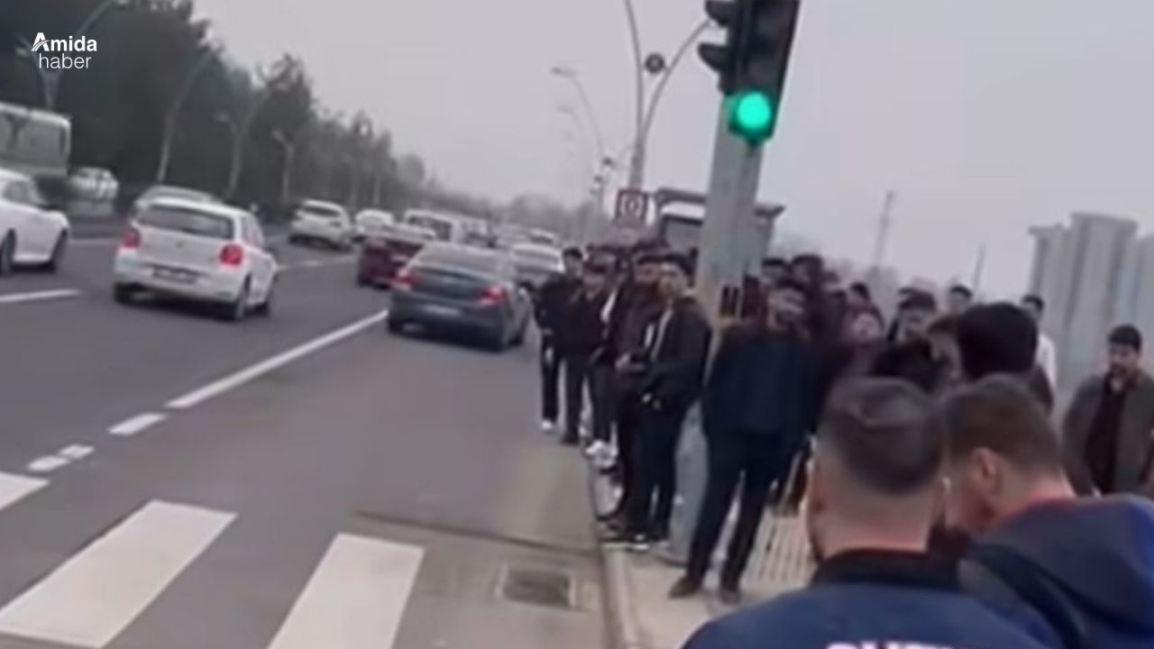 Dicle’de duraklar tıklım tıklım: Öğrenciler çare bekliyor