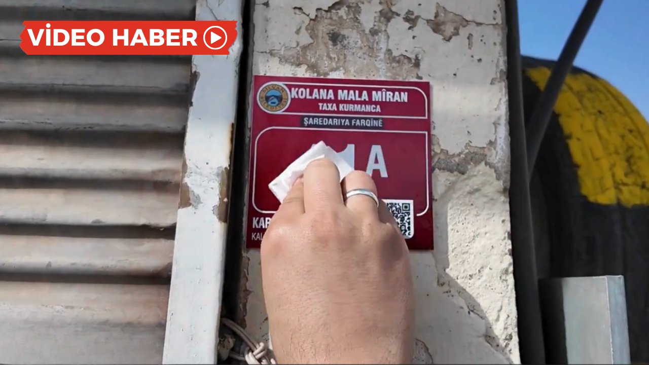 Diyarbakır’da belediye adres tabelalarına Kürtçeyi de ekledi