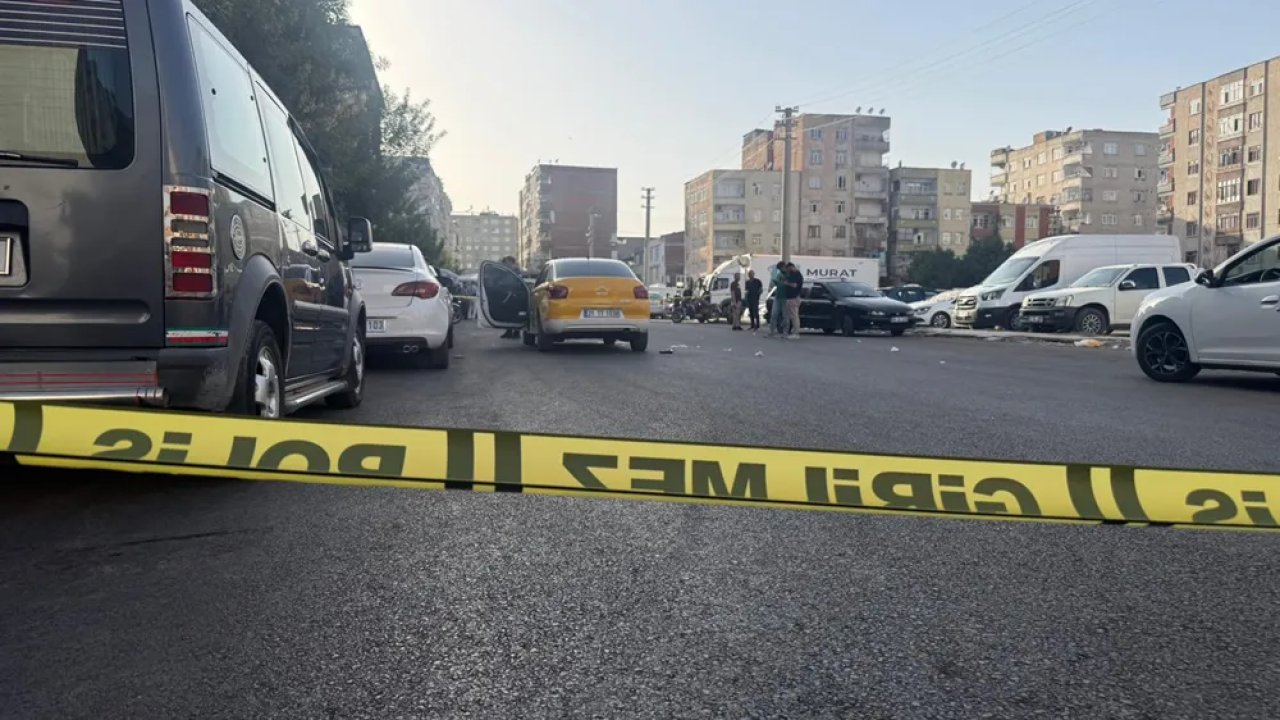 Diyarbakır'da taksi çarpan çocuk yaşamını yitirdi