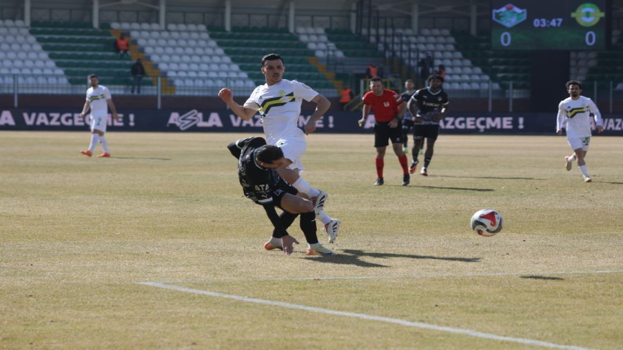 Iğdır FK evinde kayıp: Erokspor liderlik koltuğunda