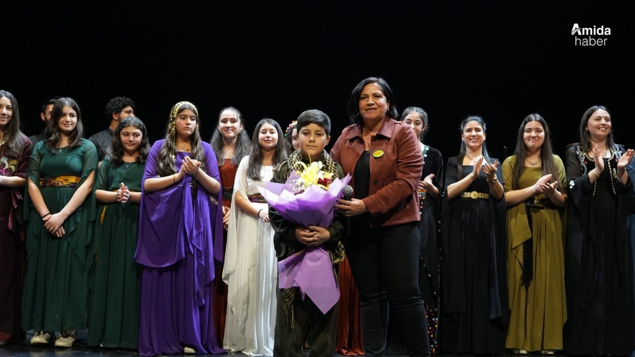 Diyarbakır'da dört farklı dilde şarkılar yankılandı