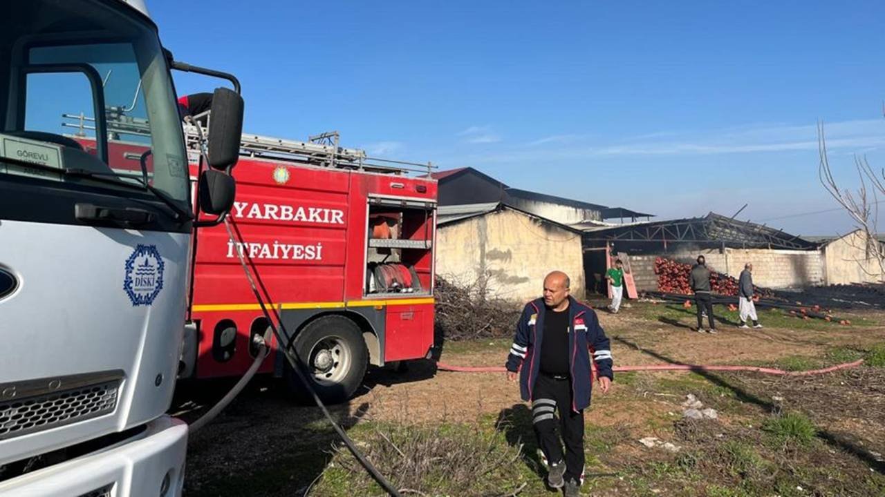Diyarbakır’da plastik fabrikasında korkutan yangın