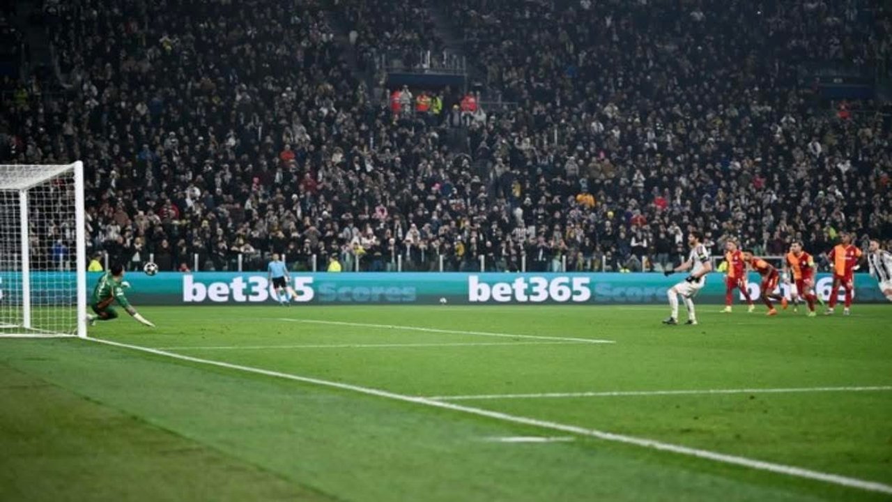 Galatasaray zorda olsa turu geçti