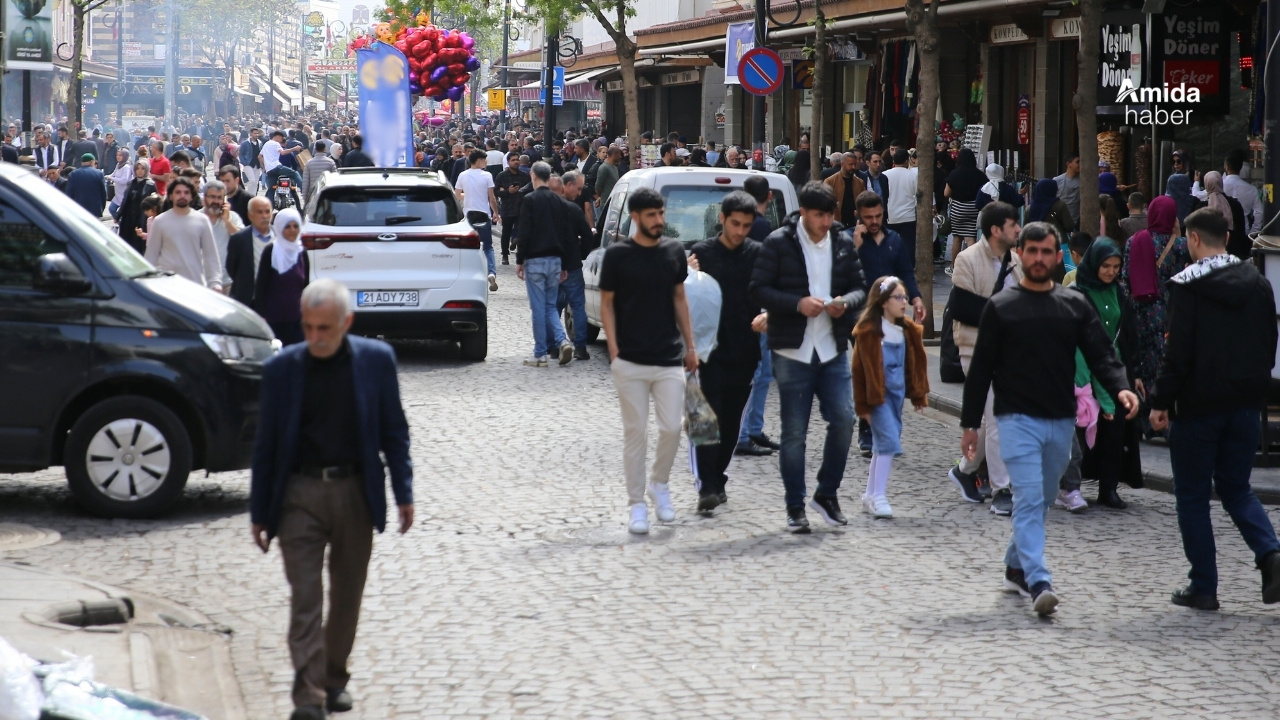 Diyarbakır’da heyecanlı bekleyiş: Vatandaşlık maaşı kimlere verilecek?