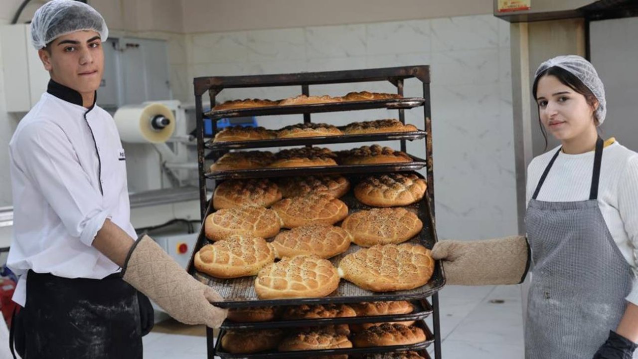 Diyarbakır’da öğrencilerden her gün ücretsiz 400 pide