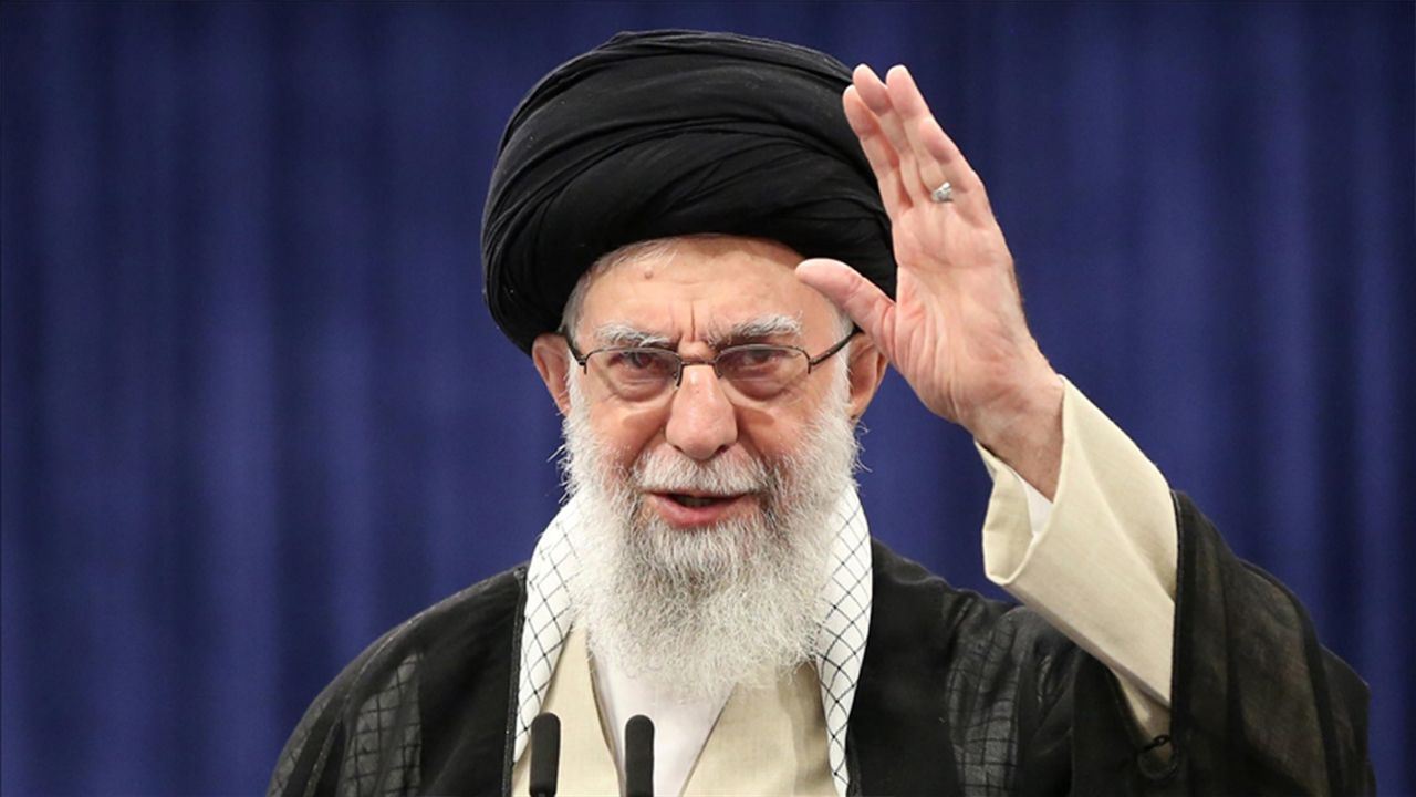 İran devlet medyası: Hamaney hayatını kaybetti