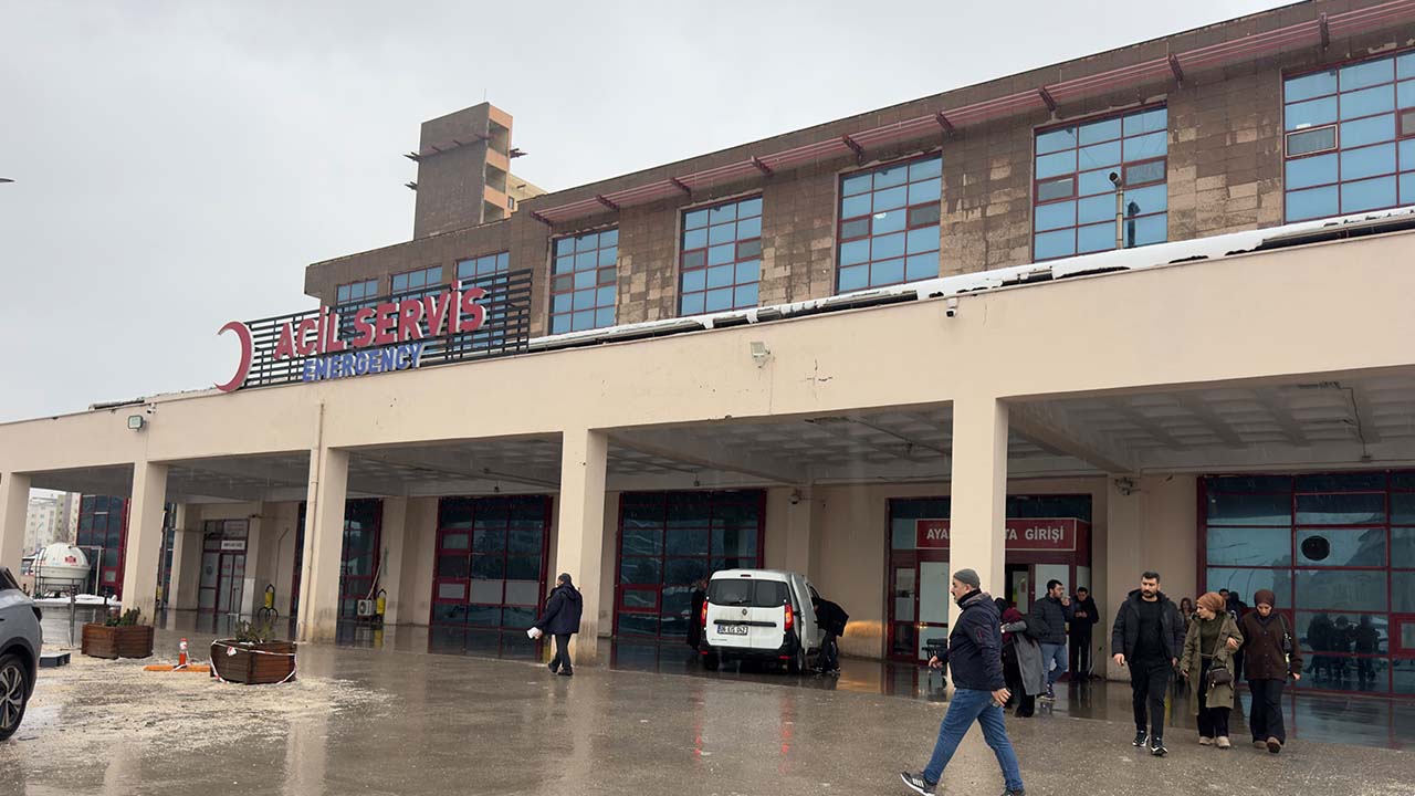 Diyarbakır'da taşlı sopalı kavga: 2 yaralı