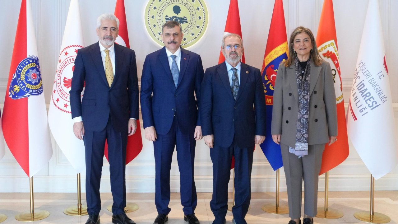 Diyarbakırlı vekillerden yeni bakana çıkarma