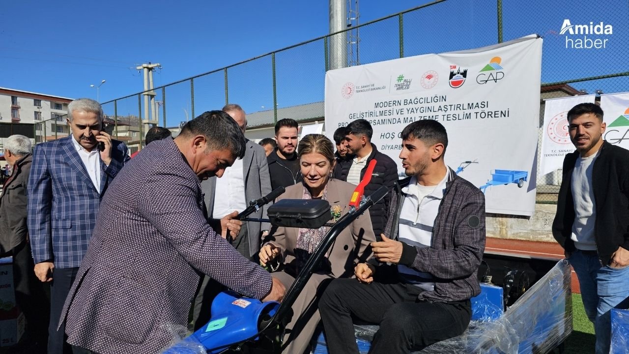 Diyarbakır’da üreticilere hibe destekli tarım ekipmanları