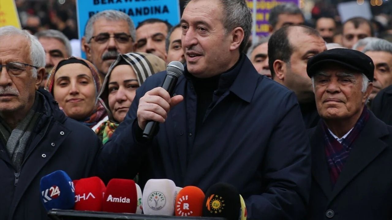 DEM Parti heyeti Kobani'ye gidiyor