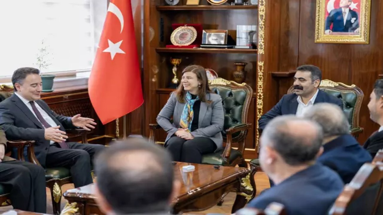 DEVA Partisi lideri Babacan Diyarbakır’da temaslarda bulundu