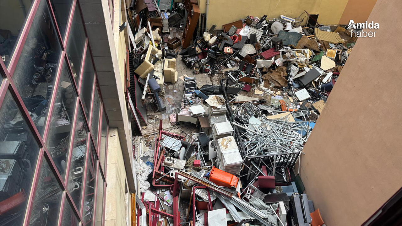 Diyarbakır: Havalandırma boşluğu çöplük gibi