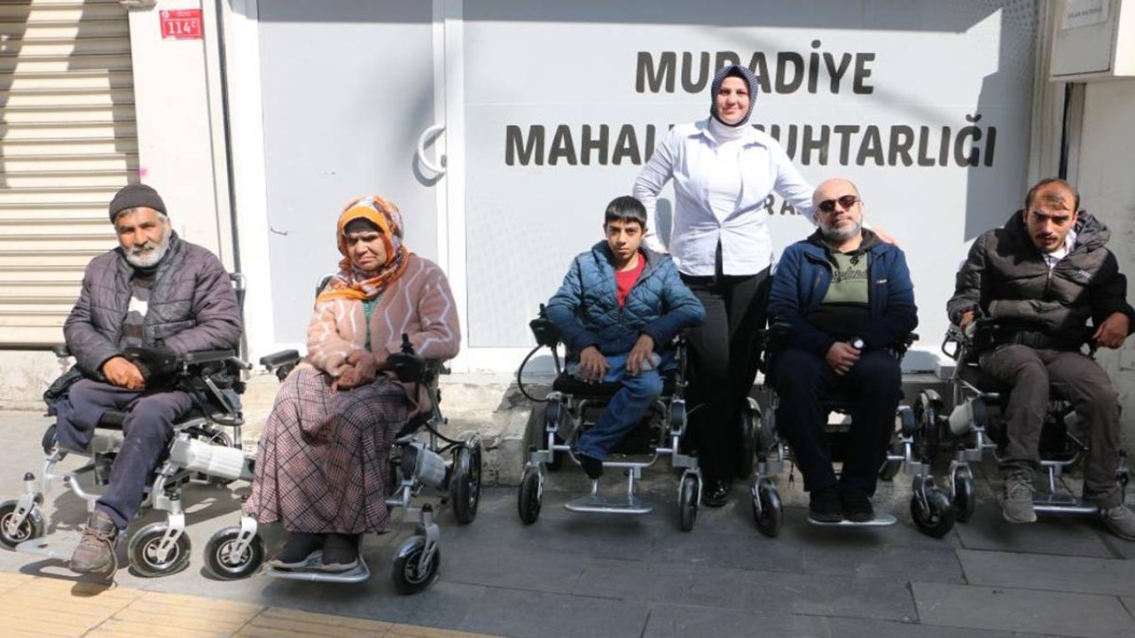 Diyarbakır’da 10 kişiye akülü sandalye hediye edildi