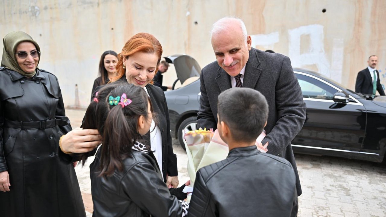 Diyarbakır Valisi’nden çocuklara bayram ziyareti