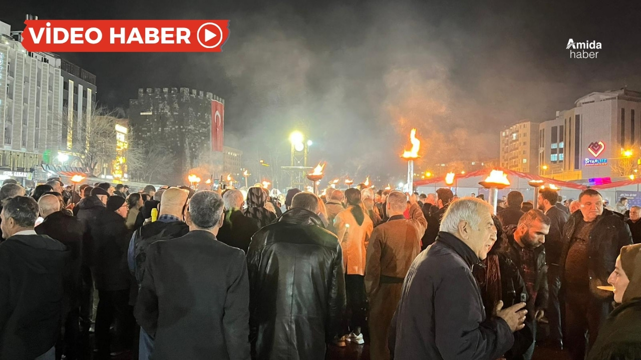 Diyarbakır Dağkapı'da meşaleli Newroz coşkusu