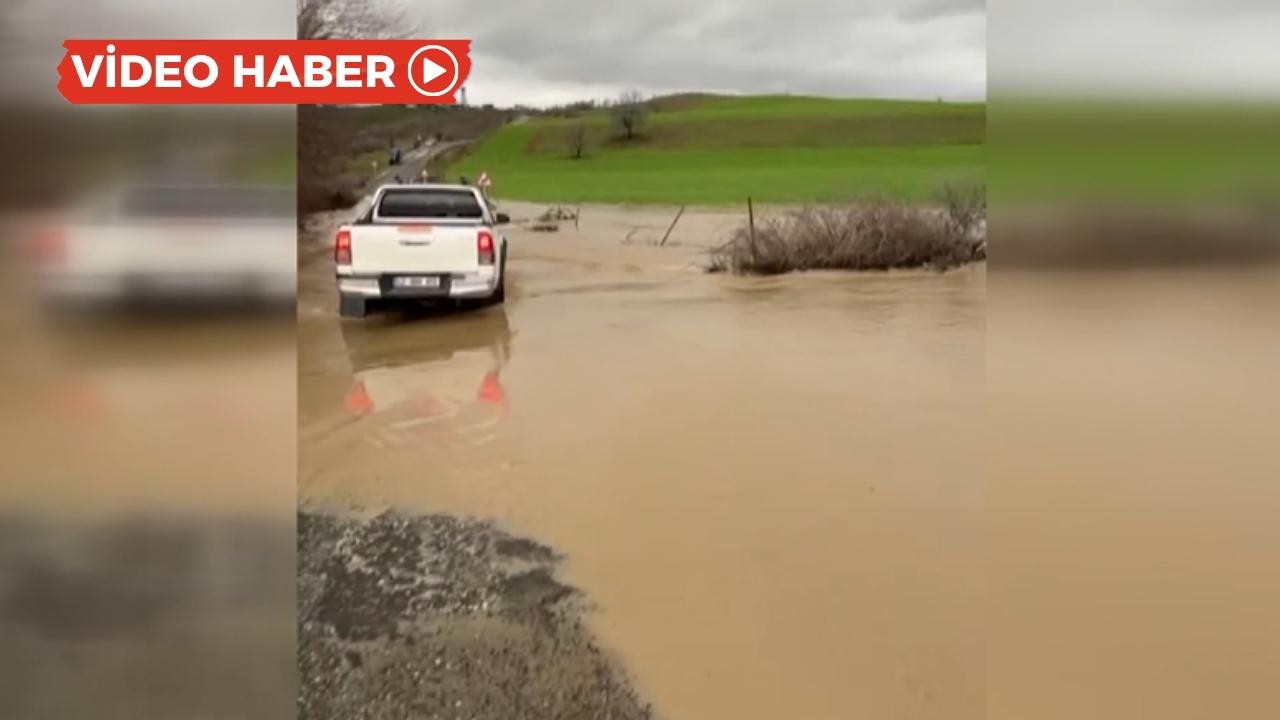 Diyarbakır’da şiddetli yağış: Köy yolu ulaşıma kapandı
