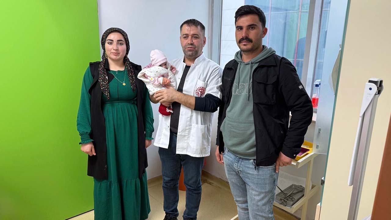 Mardinli bebek Diyarbakır’da hayata tutundu