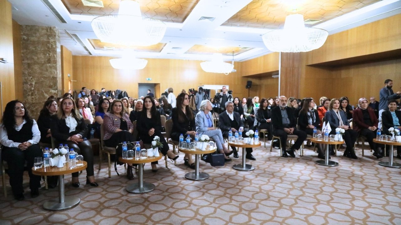 Diyarbakır’da kadın zirvesi: Gündem kalıcı barış