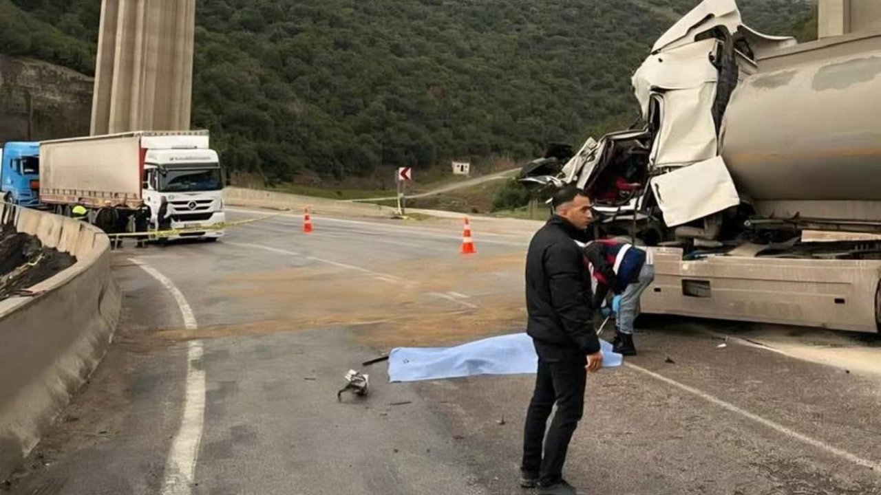 Gaziantep’te iki tır kafa kafaya çarpıştı