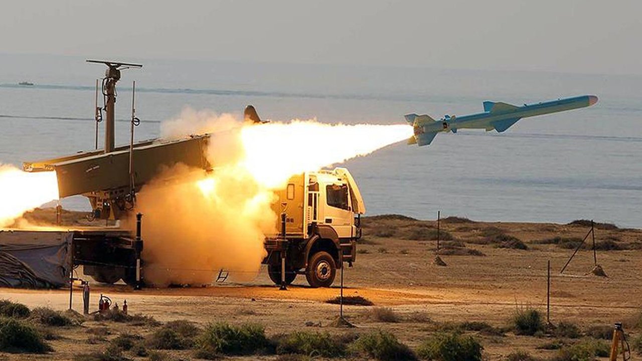 Türkiye'de alarm: Hava sahasına giren füze vuruldu