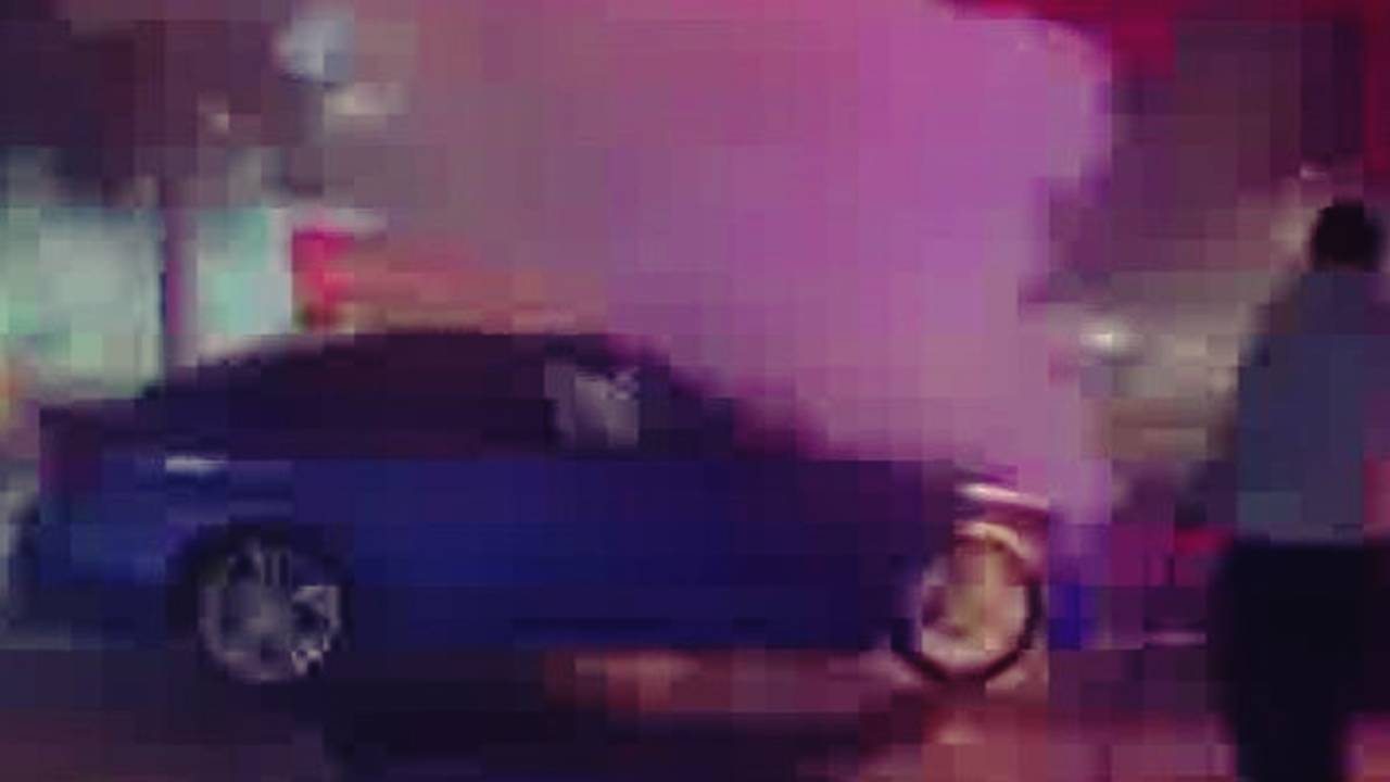 Diyarbakır'da otomobil alev topuna döndü