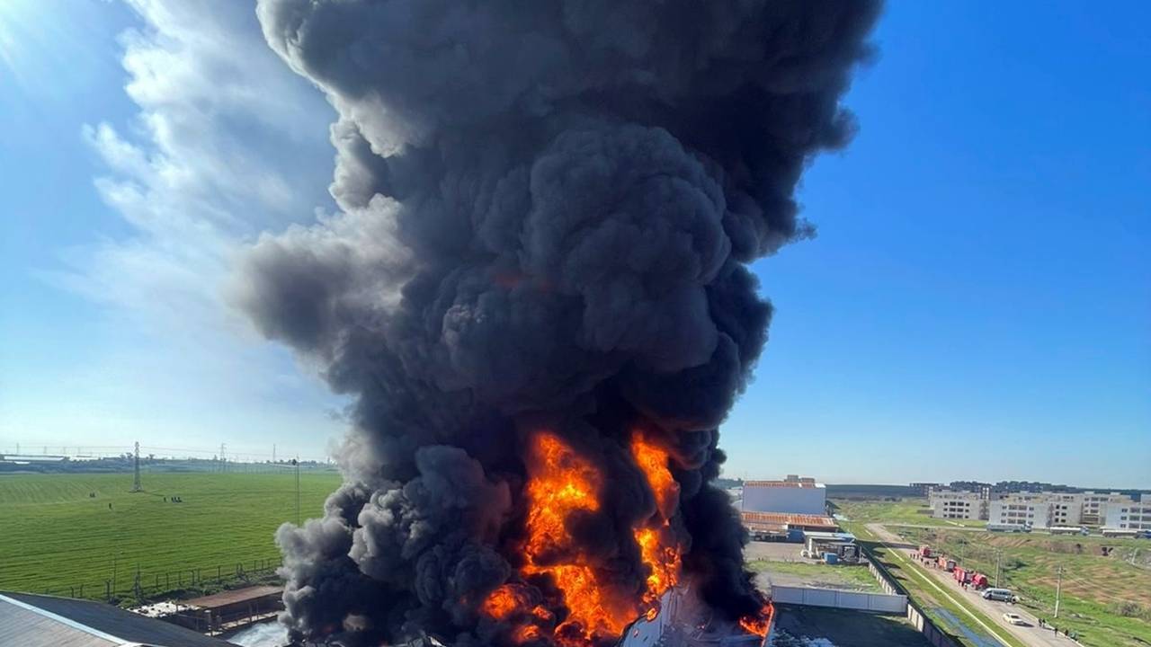 Erbil’e saldırı: Gökyüzünü duman kapladı