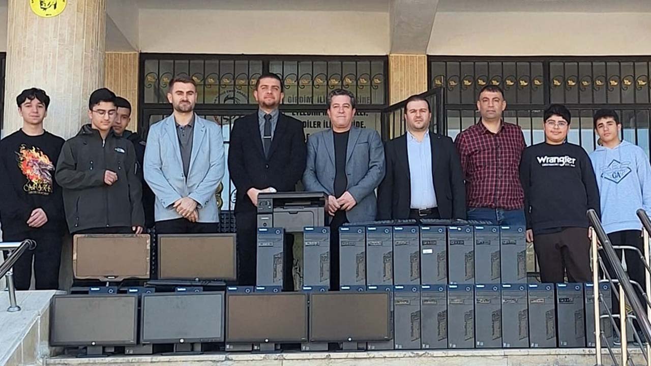 Dicle Elektrik 4 okula 50 bilgisayar bağışladı