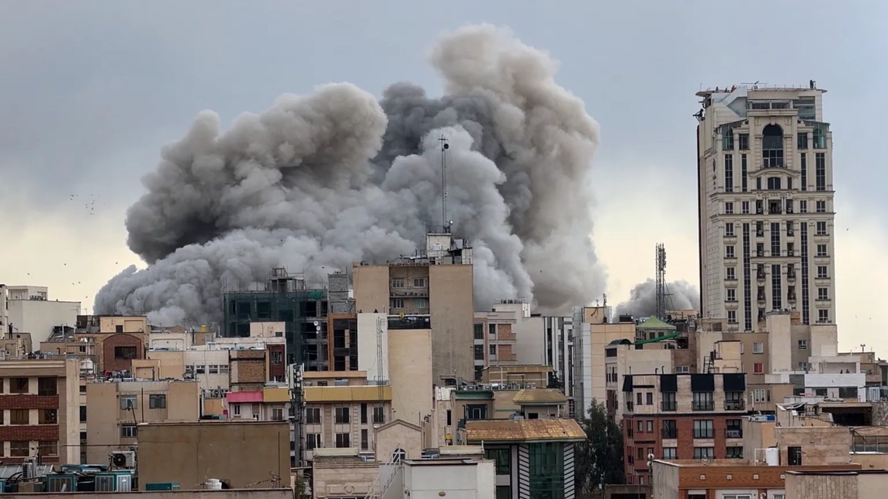 İran’da bilanço ağırlaşıyor: Can kaybı 2 bin 76’ya yükseldi