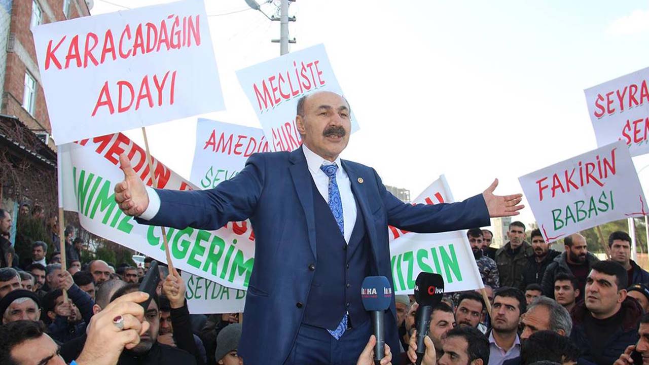Eski vekil Seydaoğlu husumetli aileleri barıştırdı