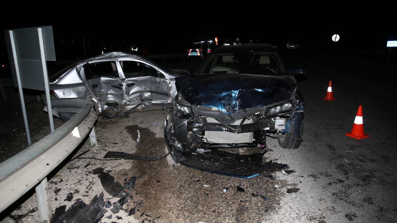 Diyarbakır’da feci kaza: 2 ölü, 1 ağır yaralı