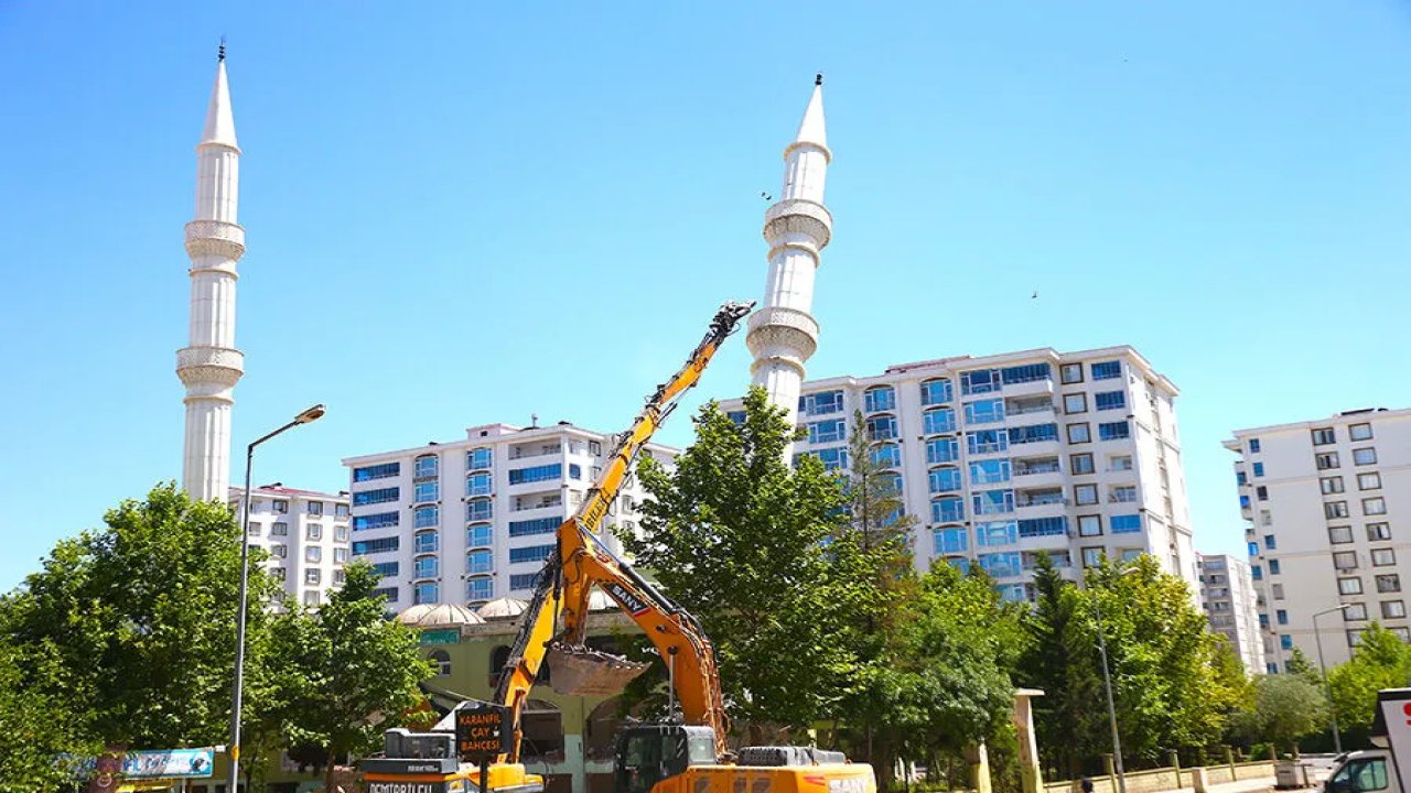 Bir dönemin gözdesiydi: Diyarbakır’ın emektar kütüphanesi yıkıldı