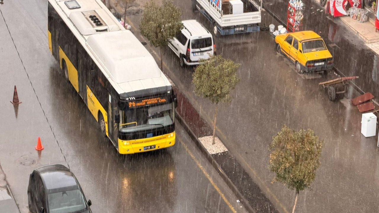 Diyarbakır’da kısa süreli sağanak etkili oldu