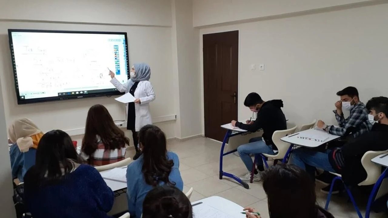 Diyarbakır’da Bilgievi ve Akademi Lise'de 15 bin öğrenciye yoğun ders programı