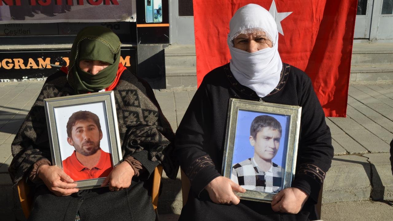 Ailelerin evlat nöbeti sürüyor!