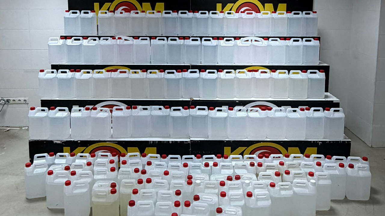 Adana'da 1 ton etil alkol ele geçirildi