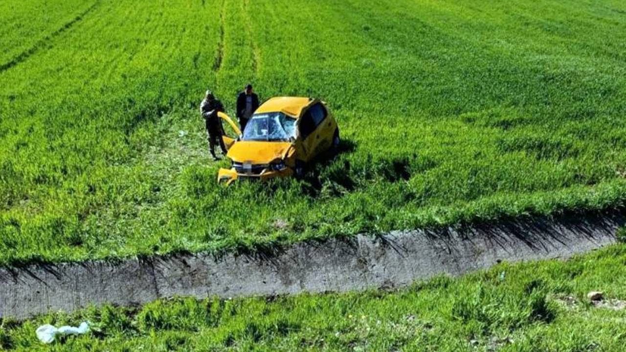 Diyarbakır’da taksi takla attı: 1’i ağır 4 yaralı