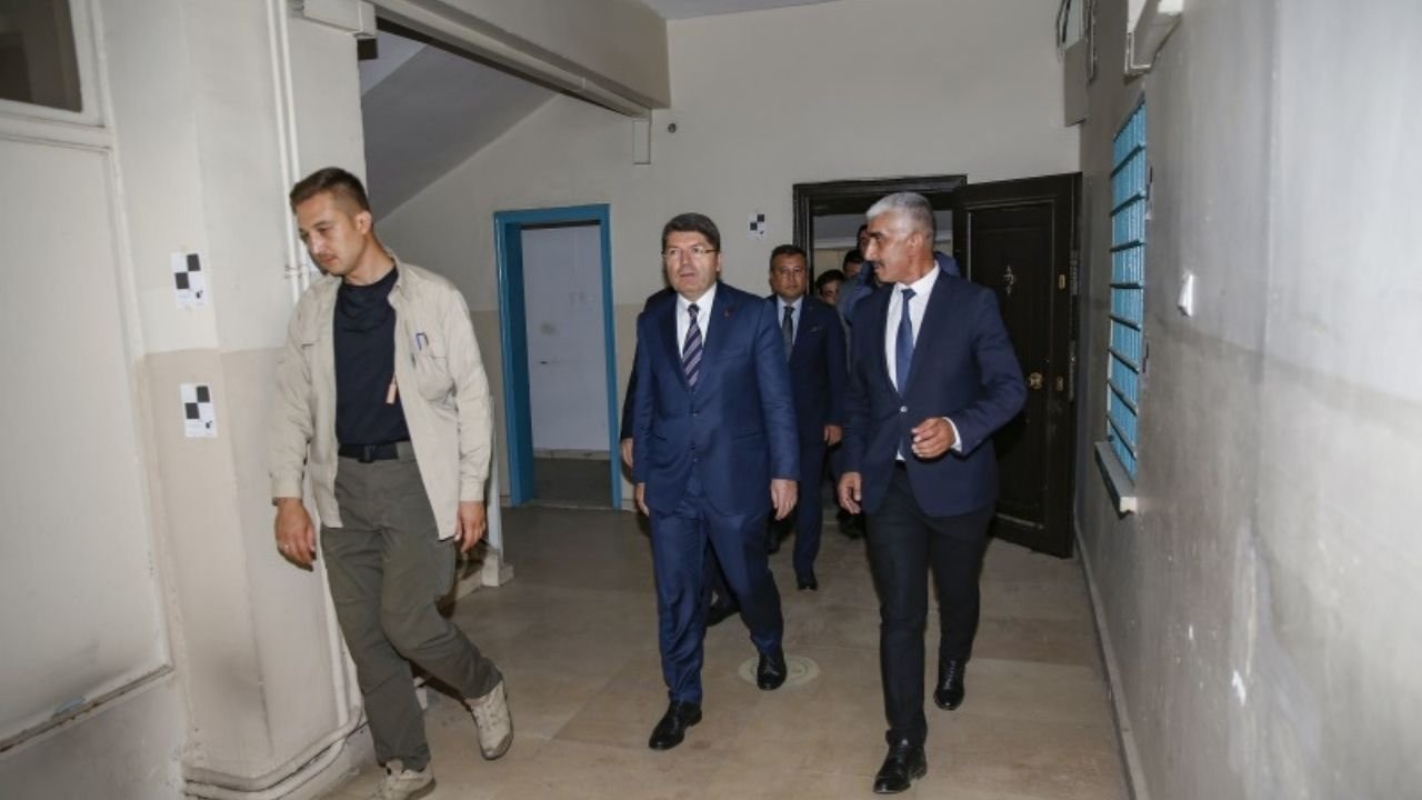 Adalet Bakanı Tunç Diyarbakır Cezaevi’ni ziyaret etti