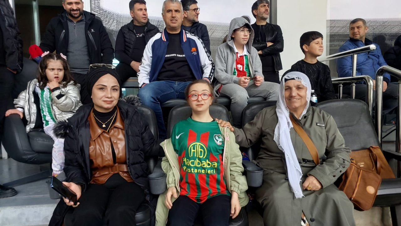 Kutlamalara alınmamıştı: Berfin, Amedspor maçını canlı izleyecek