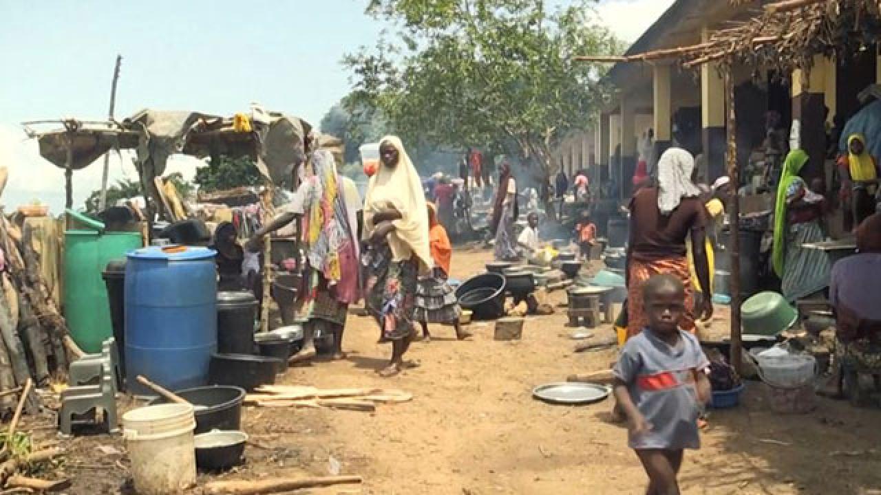 Kadınlardan korktuğu için 55 yıl saklanarak yaşadı