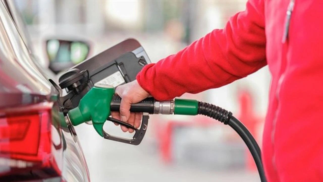Pompada dev artış: Motorin ve benzine gece yarısı zammı