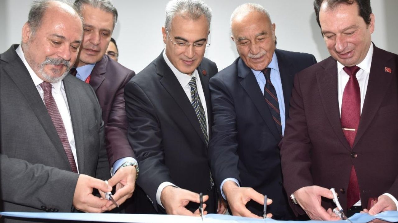 Diyarbakır’da genç cerrahlar için yeni merkez hizmete girdi