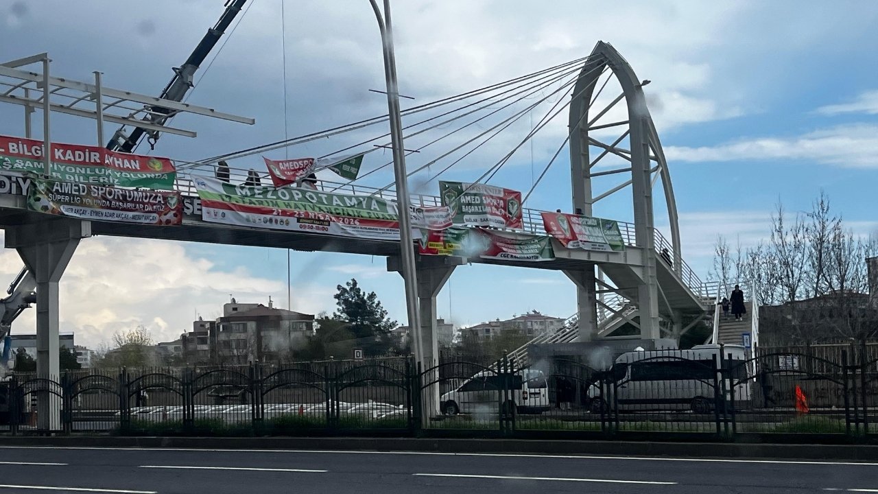 Diyarbakır’da köprü yıkıldı, faciadan dönüldü