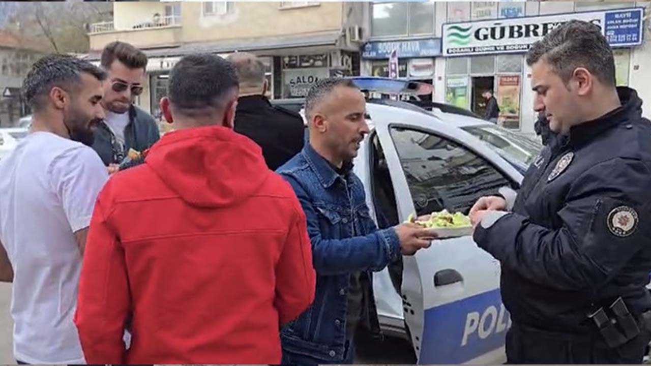 Diyarbakır’da kavga ihbarı: Polise ‘çiğköfte’ ikramı