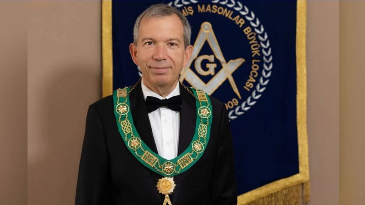 Başkan tutuklandı, Masonlara kayyum atandı