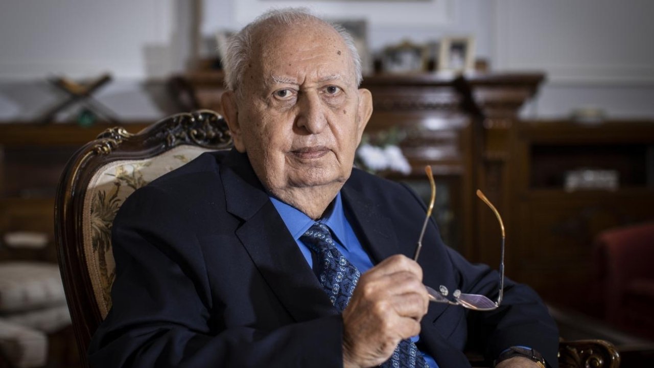 Eski TBMM Başkanı Cindoruk yaşamını yitirdi