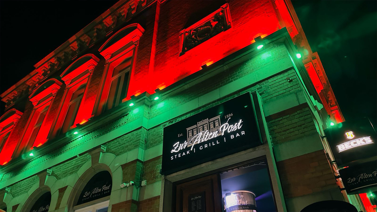 Almanya’daki restoranını yeşil-kırmızıya boyadı