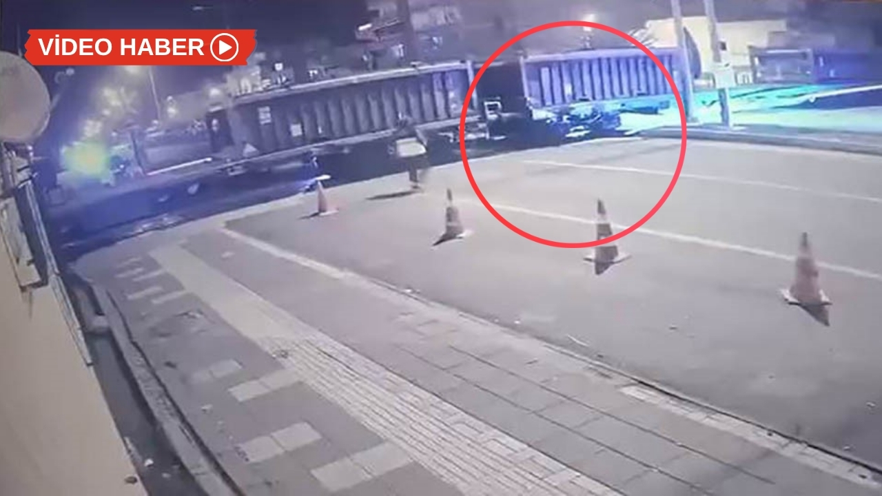 Diyarbakır'da otomobil trenle çarpıştı: Olay anı kamerada